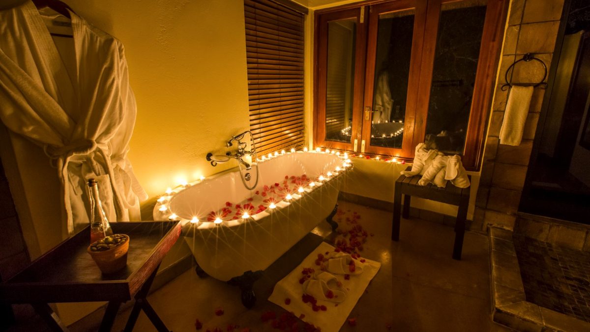 18._luxury_suite_bathroom