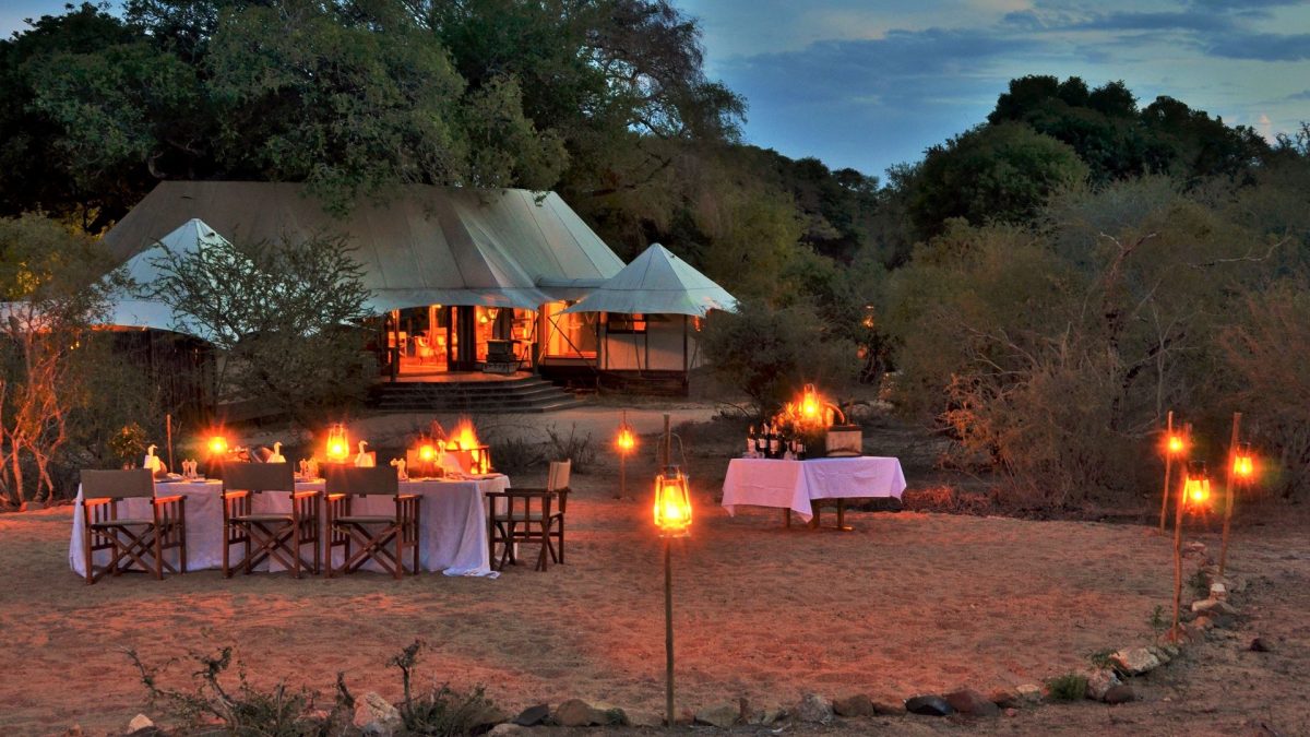 BUSH-DINING-2