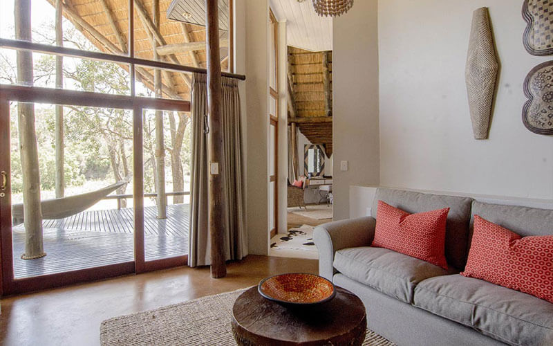 Best-rates-and-special-offers-for-amakhosi-safari-lodge-suite1