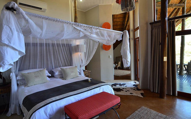 Best-rates-and-special-offers-for-amakhosi-safari-lodge-suite2