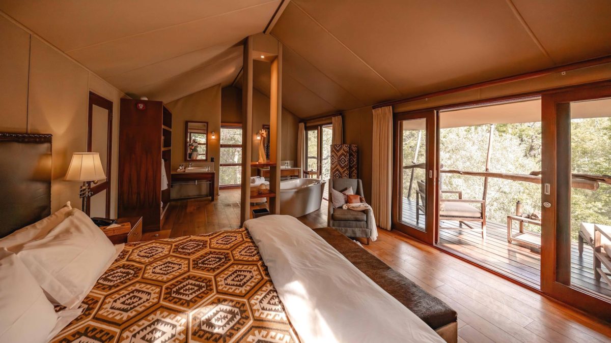 Kapama-Buffalo-Camp-en-suite-Bathroom_1