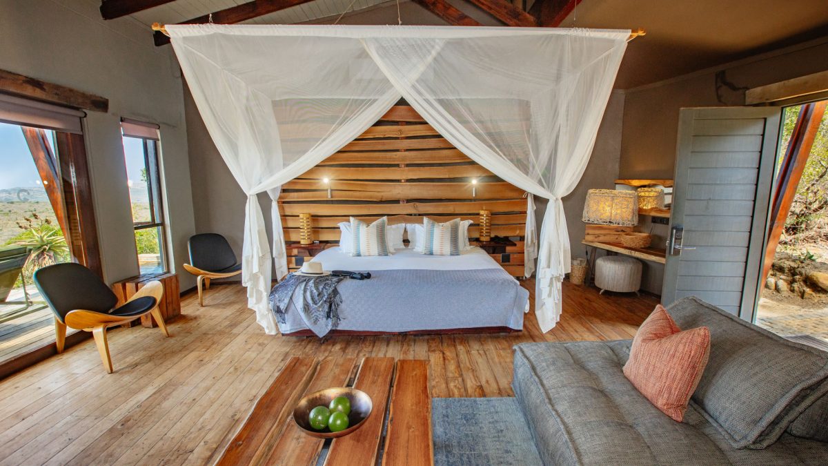 Luxury-Bush-Villa-int