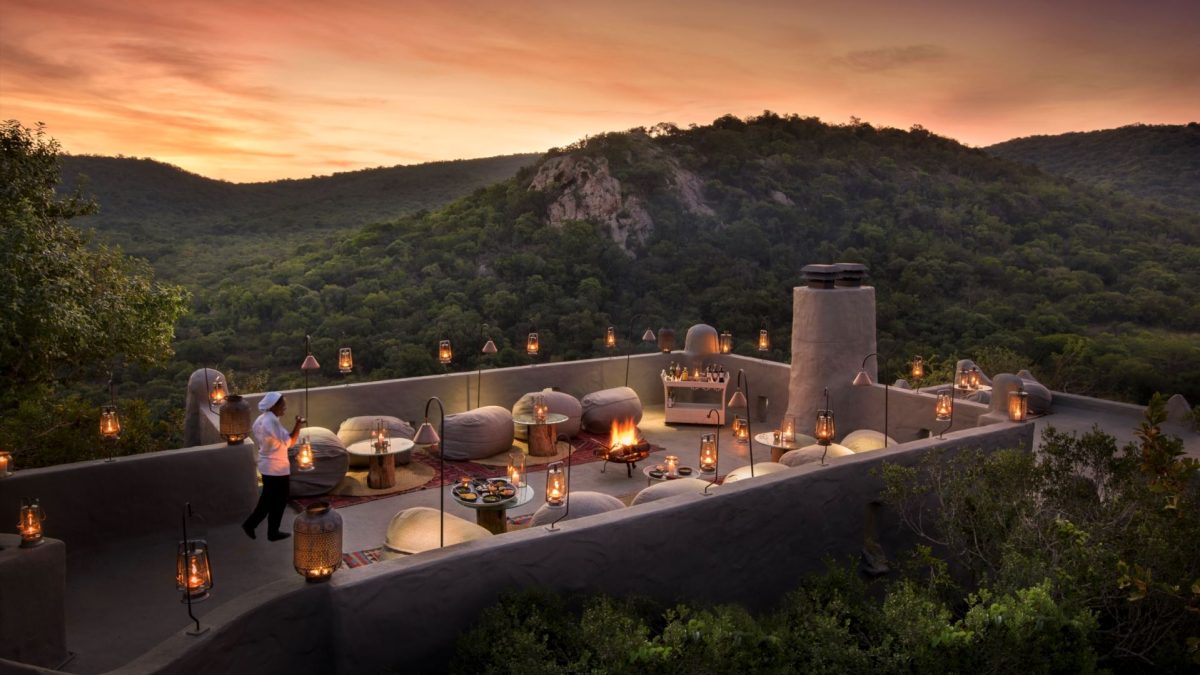 Phinda-Rock-Lodge-Rooftop-Dining-1-1