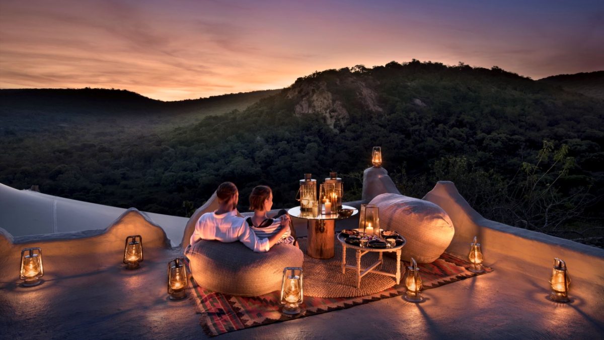 Phinda-Rock-Lodge-Rooftop-Dining-2-1