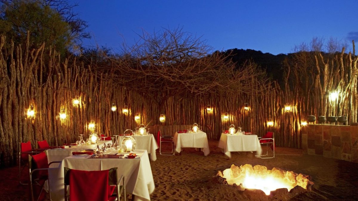 TSL014-Thanda-Safari-Lodge-Boma-Dinner-MH019