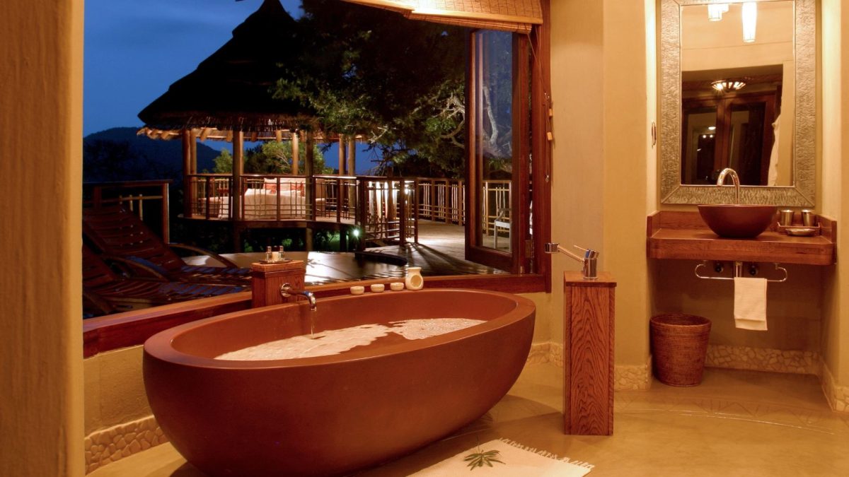 TSL022-Thanda-Safari-Lodge-Bush-Villa-Bathroom-XX004