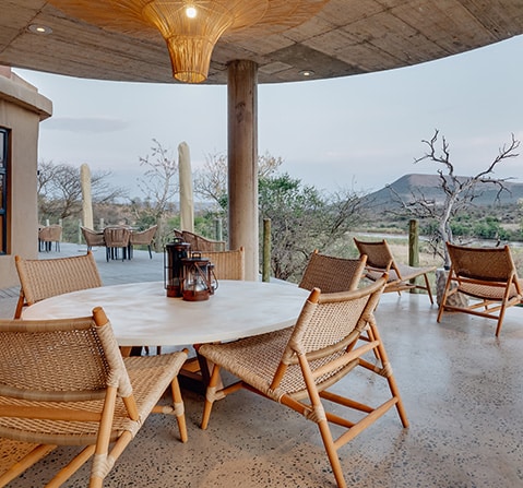 mfulawozi-wilderness-outside-seating-area