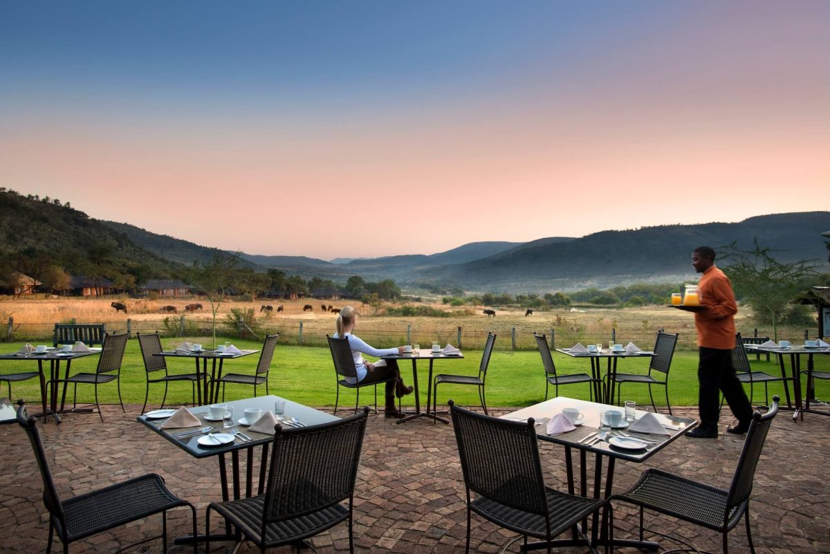 17271053820272_hotelbakubungbushlodgerestaurantbakubungbushlodgerestaurantterracebreakfast3