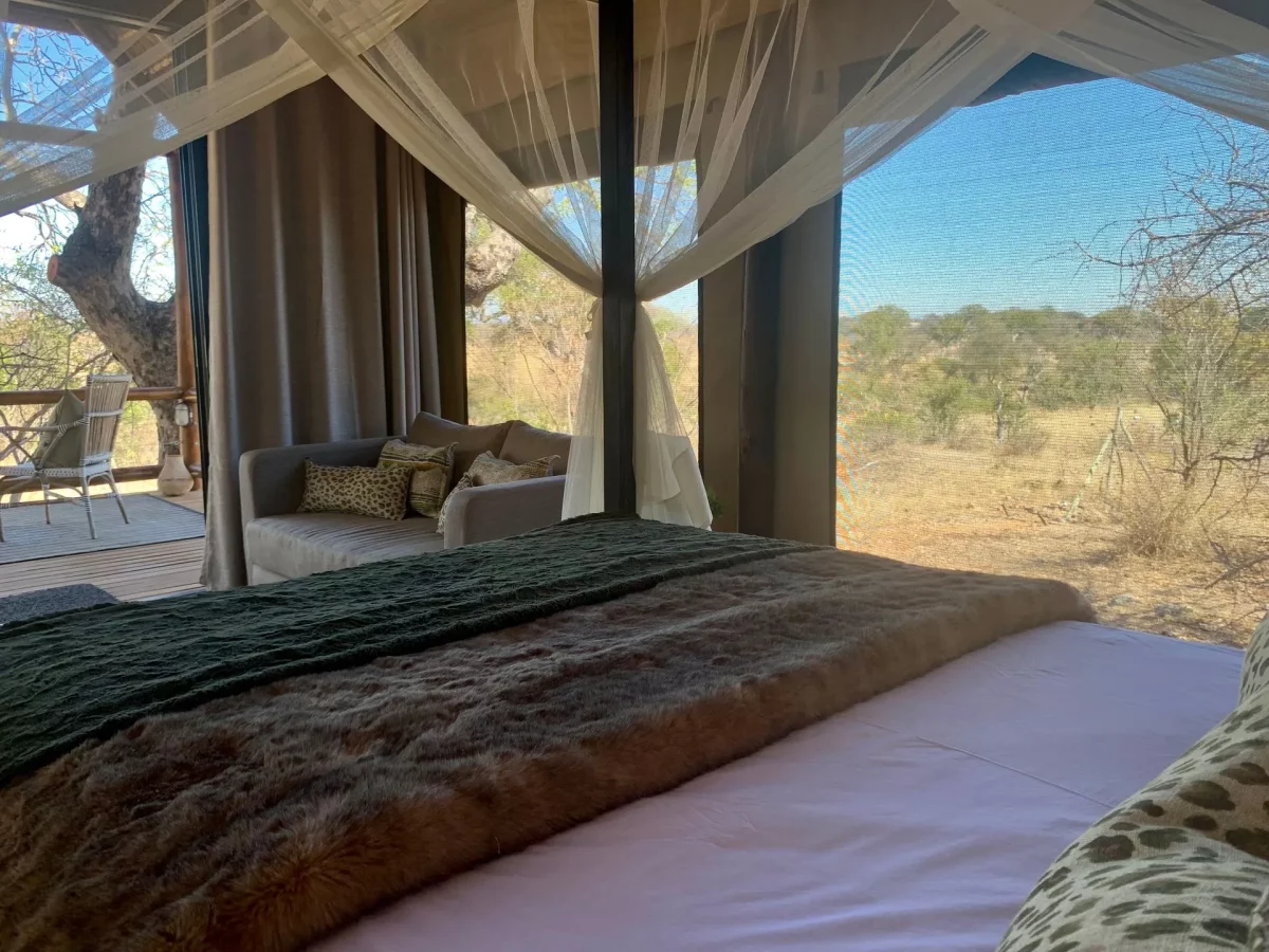 Bed+view+to+lounge-1920w