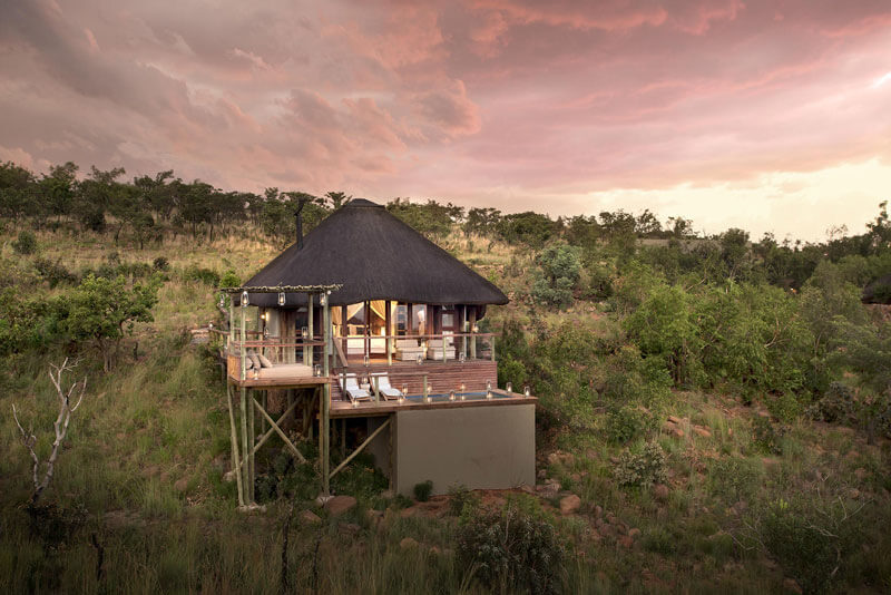Best-rates-and-special-offers-for-mhondoro-game-lodge-luxury-pool-suite-exterior