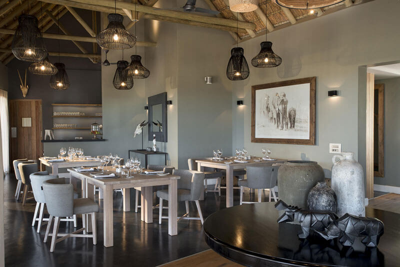 Best-rates-and-special-offers-for-mhondoro-game-lodge-main-lodge-dining