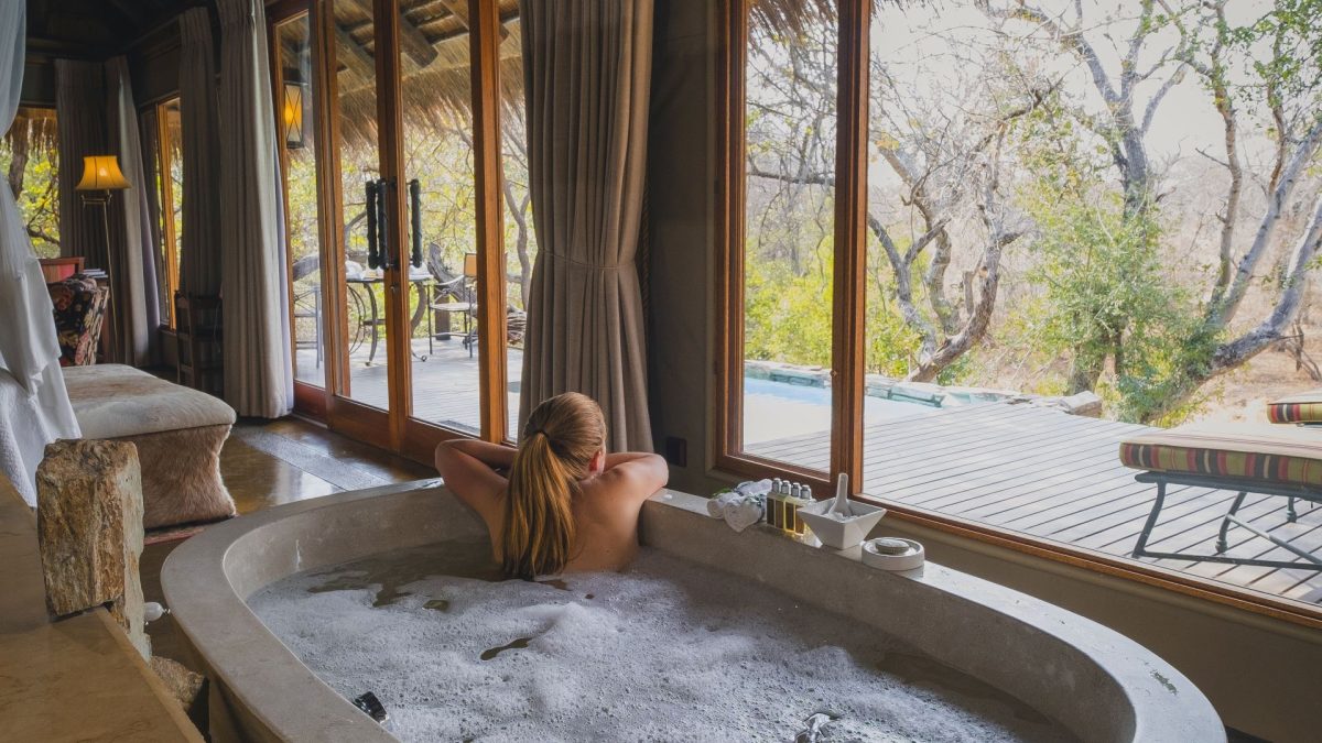 Jabulani-Suites-Girl-in-Bubble-Bath