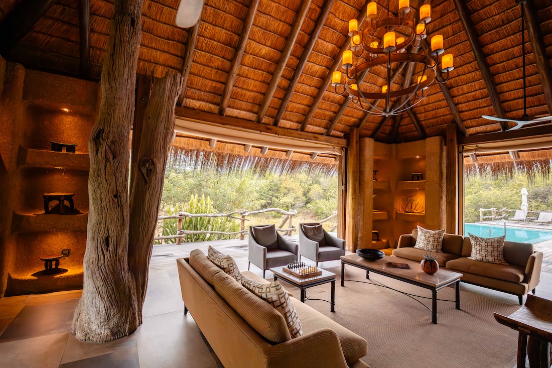 Kapama-River-Lodge-bar-lounge