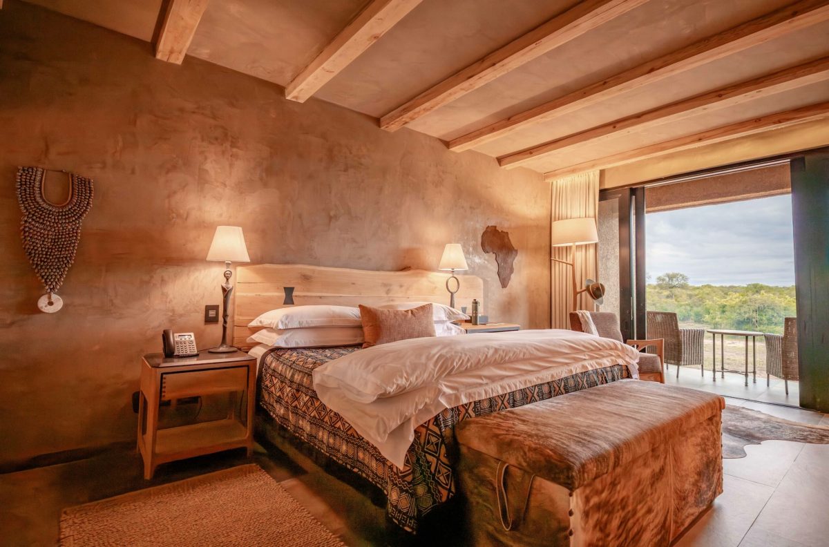 Kapama-River-Lodge-deluxe-suite-1-scaled