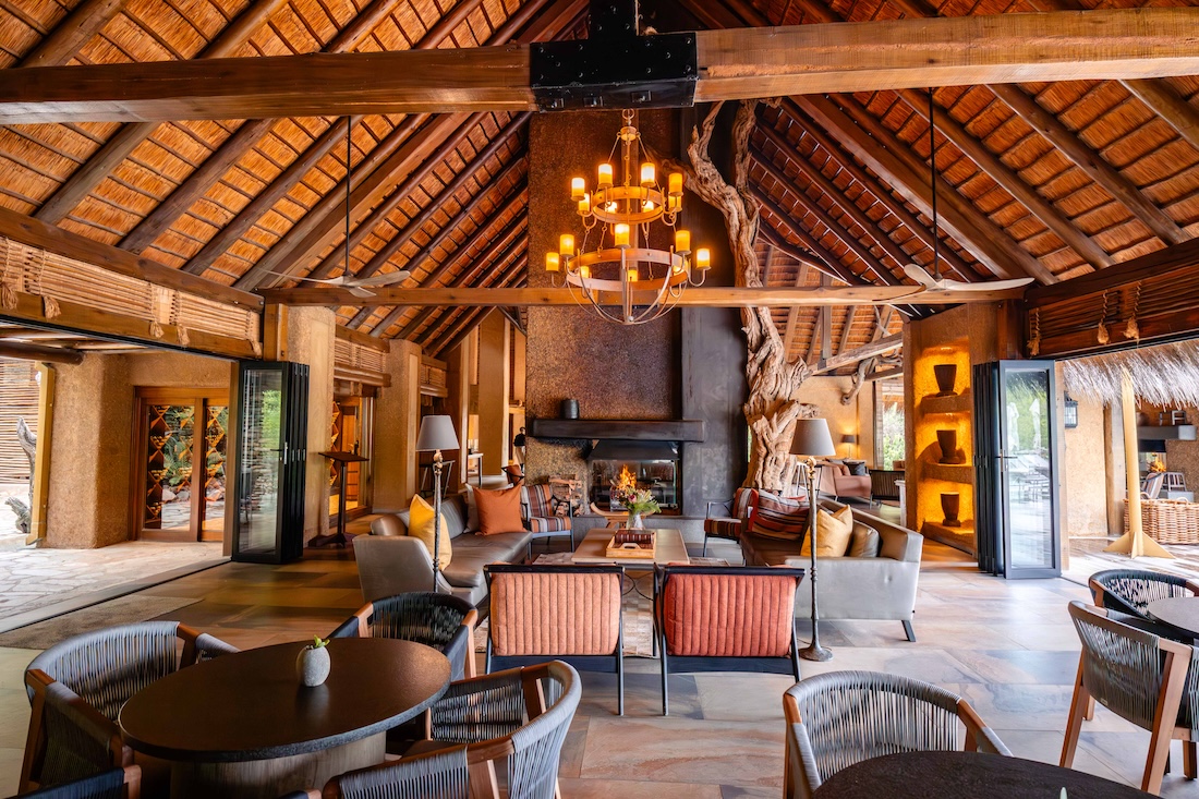 Kapama-River-Lodge-lounge-area