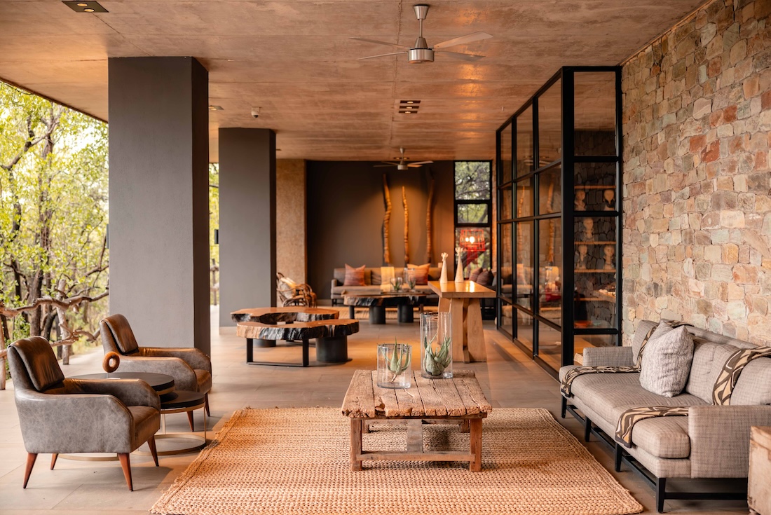Kapama-River-Lodge-lounge-check-in
