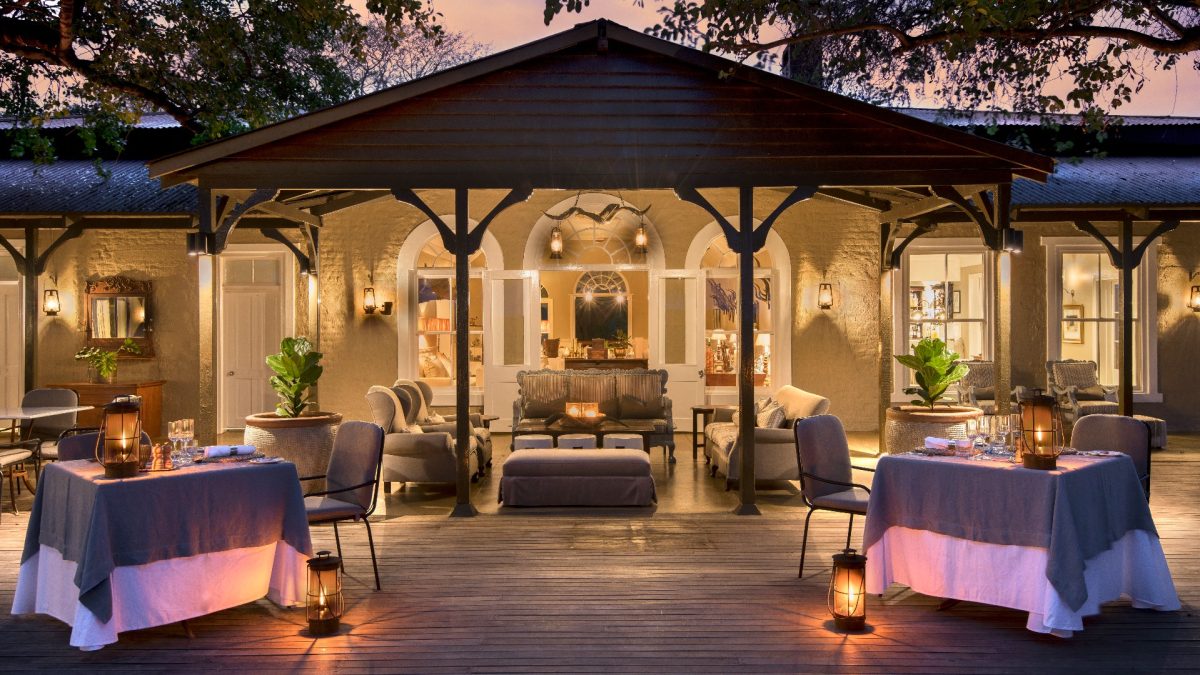 Kirkmans-Kamp-evening-dinner-on-the-deck-2-