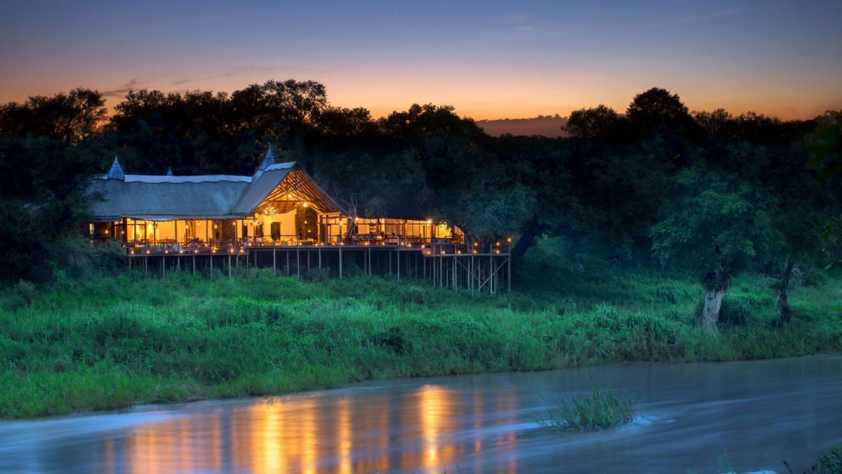 Lion-Sands_Narina-Lodge_1_Exterior-Lodge-View-1