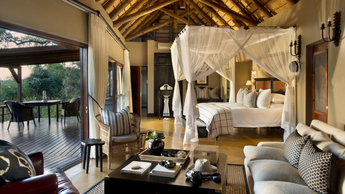 Lion-Sands_Tinga-Lodge_3_Suite_Bedroom-Interiors-1-1-1