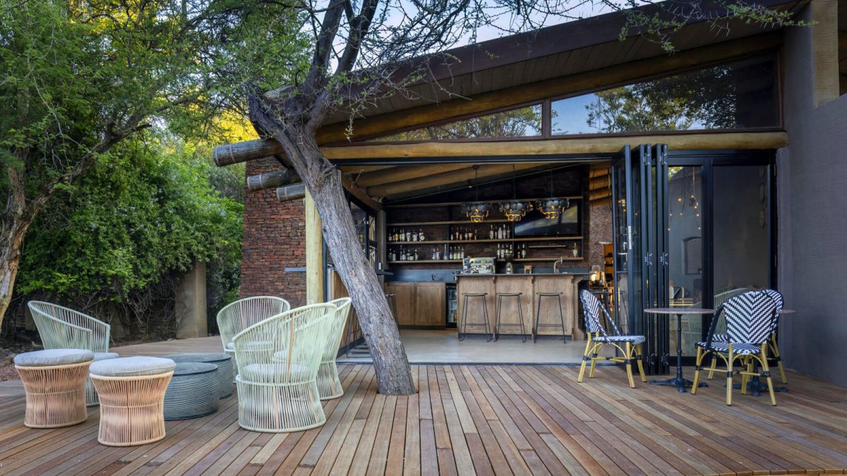 Marataba-Safari-Lodge-Wallow-Bar-deck_preview