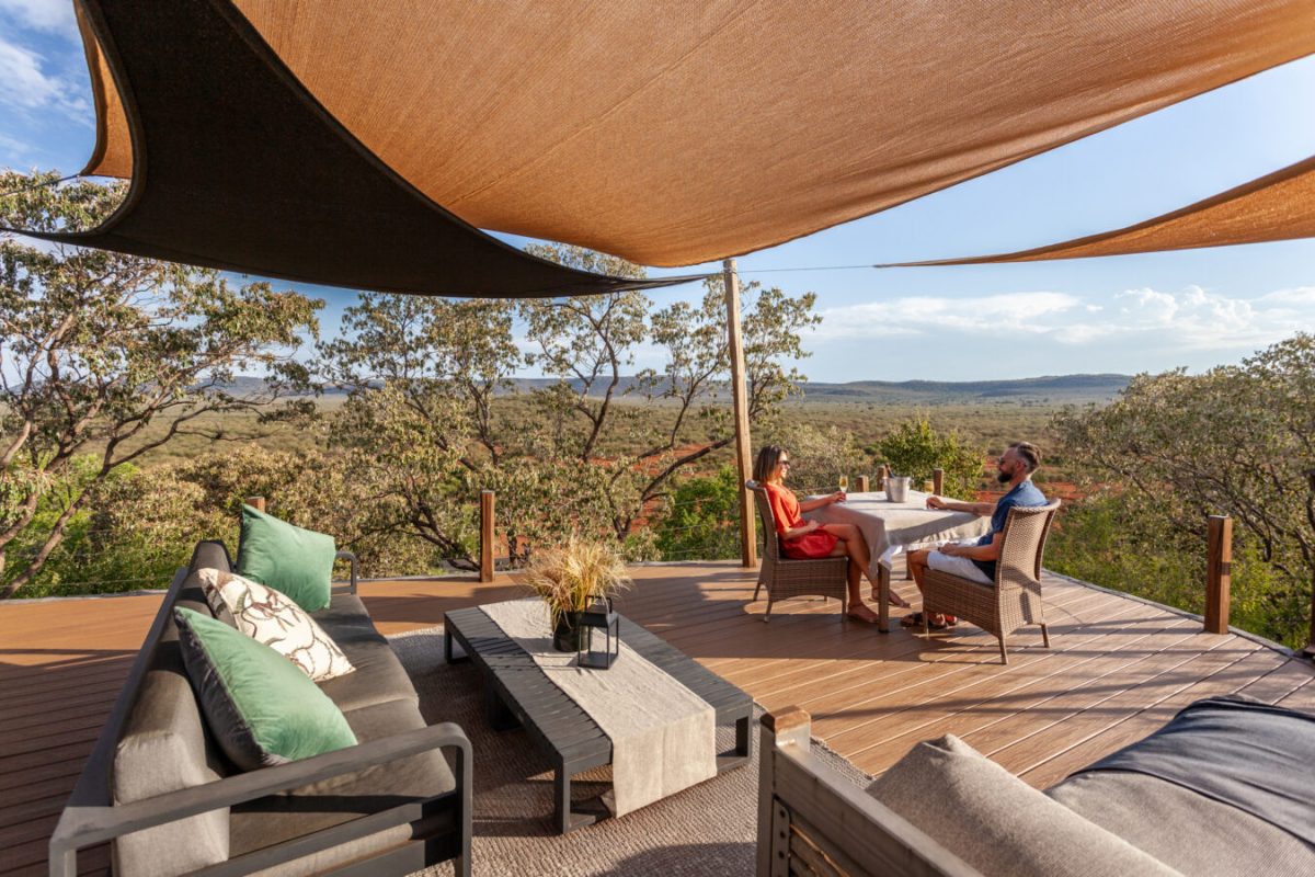 madikwe-hills-mvr-accommodation-room-6-honeymoon-suite-03-1350x900