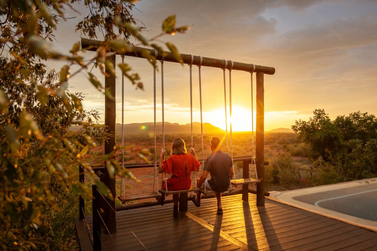 madikwe-hills-mvr-lodge-deck-sunset-swings-04-1350x900