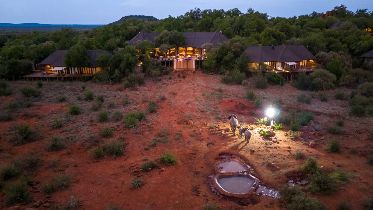 madikwe-hills-mvr-lodge-dining-dinner-14-1600x900