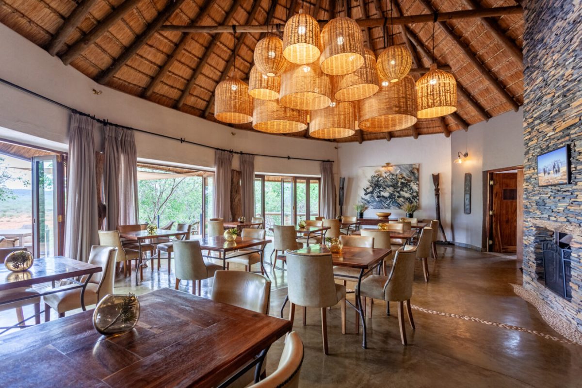 madikwe-hills-mvr-lodge-interiors-07-1350x900