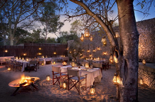 ngala-safari-lodge-outdoor-dining