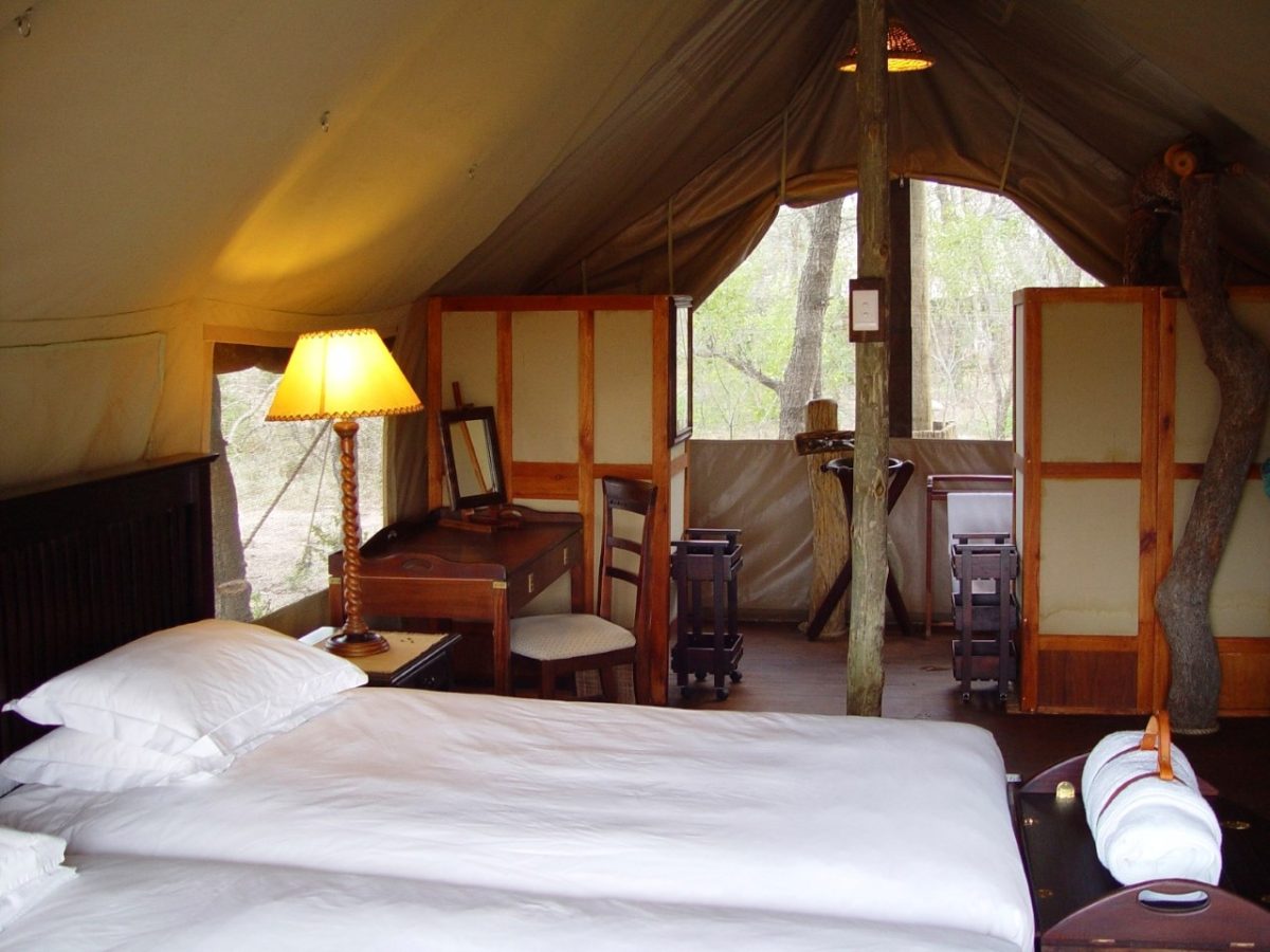 plains-camp-room-int1