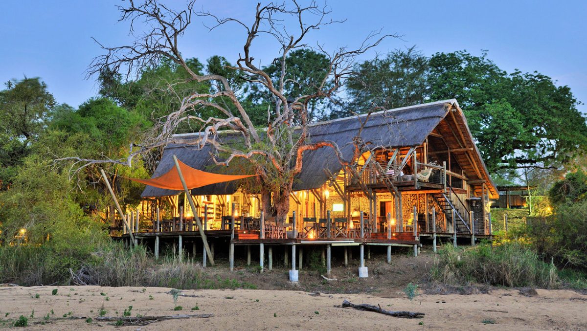 rhino-post-gallery-lodge2