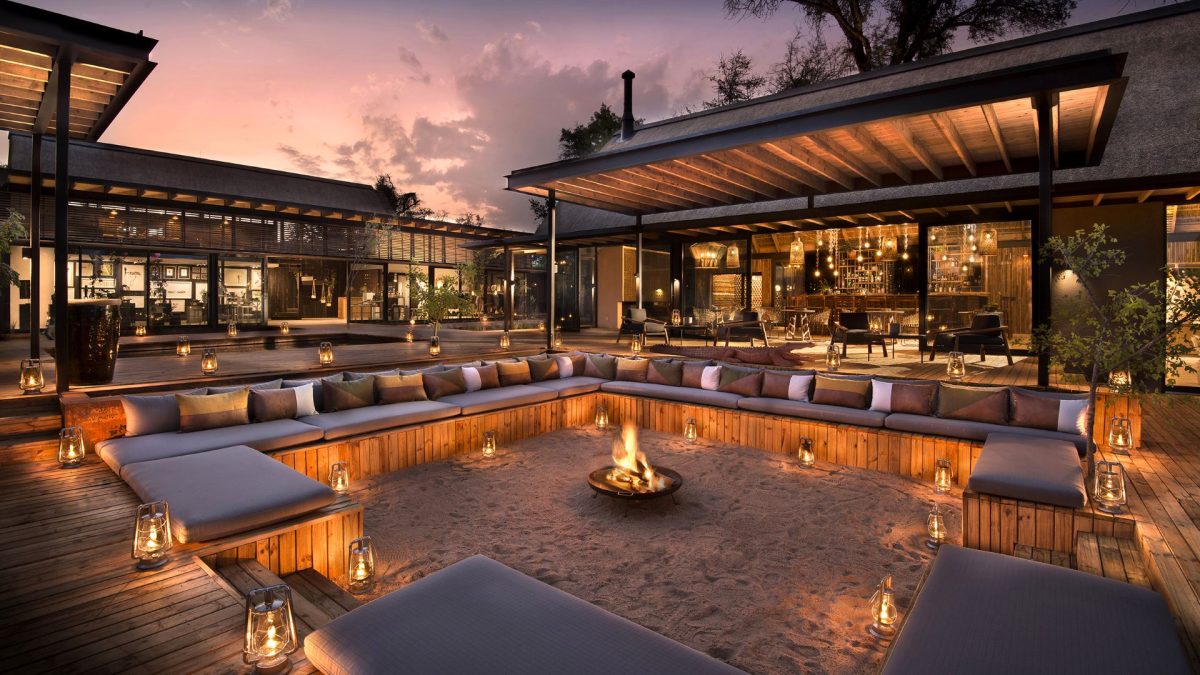 riverlodgefirepitlounge-081127