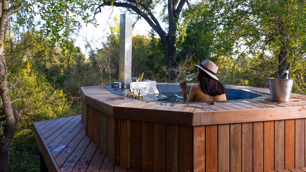 simbavati-waterside-kolkol-tub-2